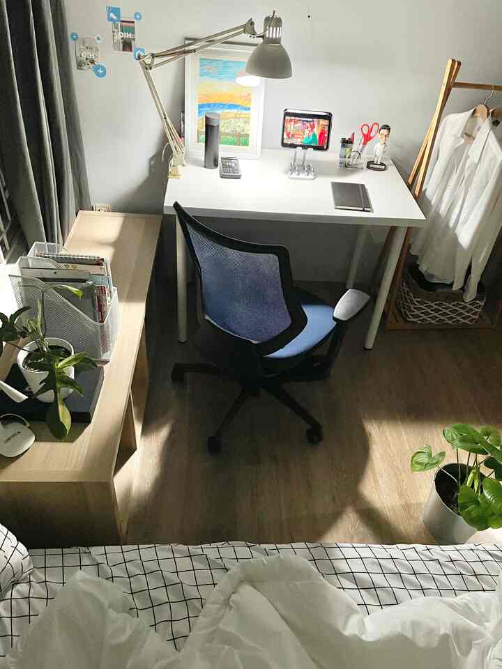 My 'perfect' productive night routine..

So that you can work optimally at night but in a relaxed atmosphere, the work spot must be as neat as possible.

#homeoffice #rumahcluster #warmvibes #roomdecor #mejakerja