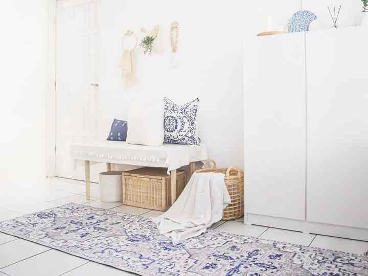 Karpet dan dua storage ini adalah benda favoritku. Karpet ini didapat dari lomba painting pada saat Home Decor Gathering di Bandung. Kalau untuk dua storagenya dari kerjasama dengan brand. Menurutku karpet membuat suasana ruangan lebih attractive. Storage rotan ini jadi elemen kayu favorit yang cocok diletakkan di ruangan manapun dan bikin suasana rumah lebih terkesan hangat.

#BendaFavorit
#RecommendedFurniture
#RecommendedDecorItems
#Scandinavian
#Japandi
#Rumahlama
#Bandung
#DecorLowBudget