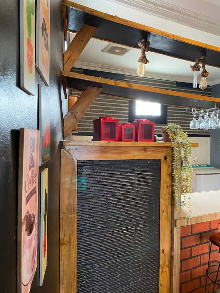 Toples Kaleng Vintage ini jadi salah satu barang favorit dirumah dan sering di notice bila ada tamu yang datang karna unik, selain keunikannya material kaleng jadi lebih awet karna itu juga jadi pertimbangan saat akan membelinya.

Sofabed ini paling favorit banget, warnanya yang maskulin aku suka dan umurnya sudah seusia anak kedua ku yang kini beranjak masuk sekolah dasar, Selain itu sofabed ini tempat melepas cerita.

Ketiga cermin ala industrial ini hasil DIYku dengan budget low dan ada kepuasan sendiri hasil karyaku punya manfaat banyak dirumah.

Tap picture untuk setiap link pembelian dan semoga menginspirasi..

#BendaFavorit
#RecomandedFurniture
#RecomandedDecorItems
#decorlowbudget 



