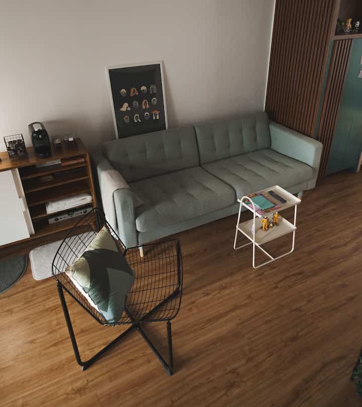 3 benda favorit di Casatela:

• LANDSKRONA sofa 3 seater dari IKEA, nyaman banget untuk duduk santai sambil nonton.
• SKALBODA kursi malas dari IKEA, enak dipakai untuk duduk sejenak sambil minum kopi atau baca buku
• DEJSA lampu meja dari IKEA, bikin mood di rumah jadi hangat dan nyaman sambil bersantai duduk di sofa

#BendaFavorit #RecommendedFurniture #RecommendedDecorItems #midcenturymodern #japandi #interiorlivingroom #rumahtanpaarsitek