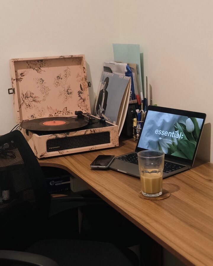 short form carousel card thumbnail