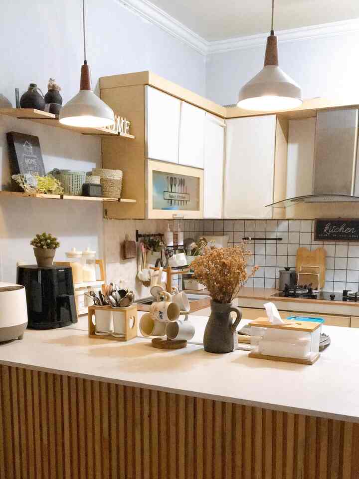Dapur Open Space & Ruang Makan

#KitchenOpenSpace
#KitchenMinimalis
#KitchenMakeOver
#LowBudget #Bekasi #Homedekor
#RuangMakan