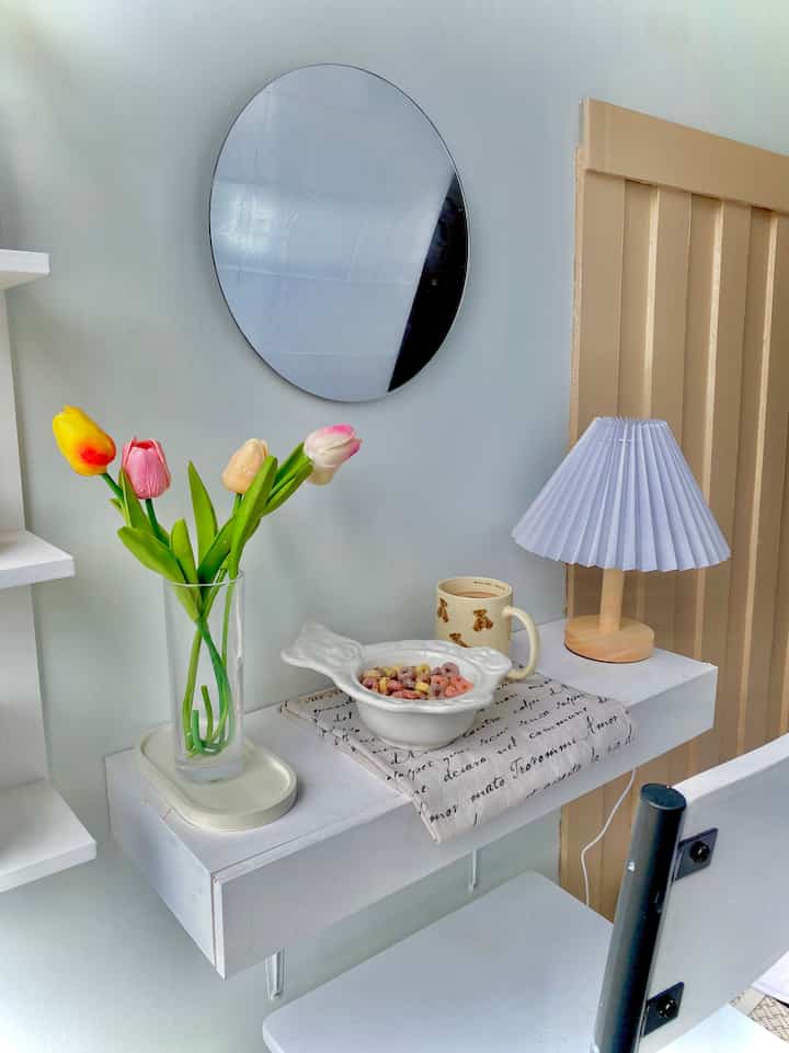 Siapa yang kalo sarapan maunya yang tipis tipis dulu nggak langsung makan berat 😁
Apalagi kalau musim hujan bawaan nya mager pengen di kamar trus .. makan pun di kamar 🫠🤭
Cute yaa cramic plate nya 😍
#cramicplate
#mugcramic
#ambalanlaci
#ambalangantung
#kamarminimalist
#rumahrantau
#asramabrimob