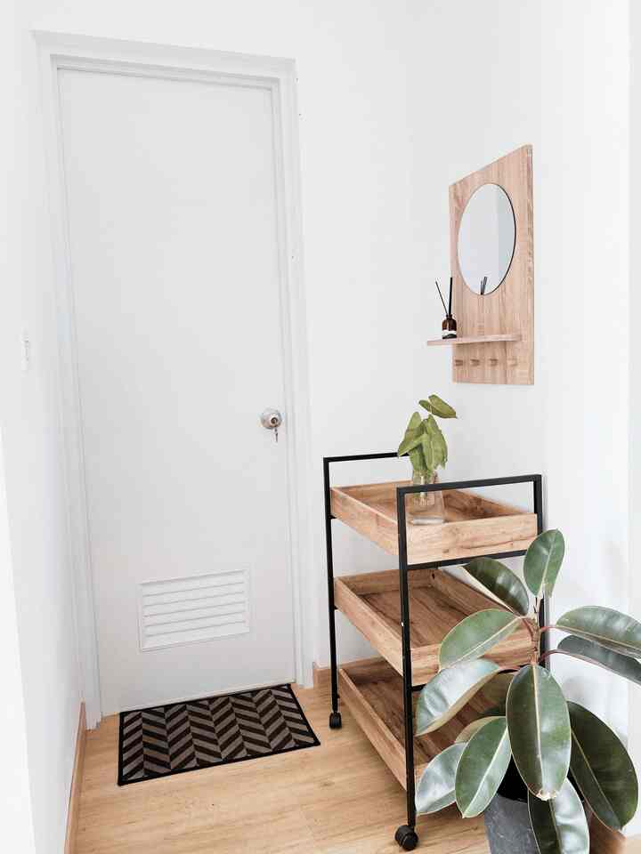 Area Kamar Mandi 
ku design tema japandi. di dalam kamar mandi bernuansa hitam putih dan warna kayu. 

#japandi #rumahjapandi #blackwoodstyle #kamarmandi #stylekamarmandi #kamarmandisimple #dekorrumah