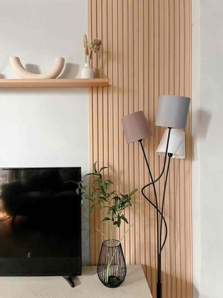 Benda favorit dirumah.shacca

1. Wood panel 
adanya woodpanel menambah kesan manis di tembok, jadi terlihat tinggi juga 

2. Pemasangan lantai Vinyl
pemasangan vinyl membuar ruangan terlihat lebih luasss, karena sambungannya tidak terlihat dan nuansanya lebih terasa homey

3. Pemasangan wall moulding
menbuat area tangga lebih mewah dan terlihat tinggi

#BendaFavorit
#RecomendedFurniture
#ReconendedDecorItems
#InspirasiRuangTamu
#DesignRuangTamu