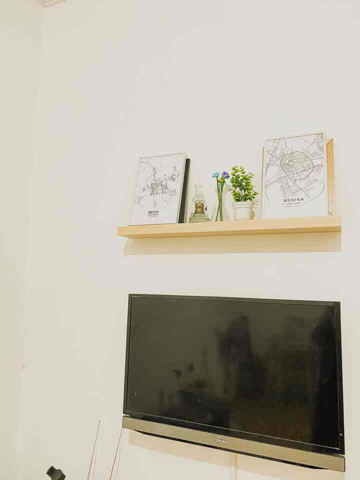 Ada keinginan untuk merubah sedikit tampilan living room atau ruang tv kami ini. Tetapi ini masih looks fav kami saat ini. Semoga segera terealisasikan untuk memberi sedikit sentuhan berbeda nantinya. Selamat beristirahat semua :) 

#livingroom #ruangkeluarga #ruangtv #insiprasiruangkeluarga #homedecor #home #japandi #tangsel #rumahditangsel #rumahminimalis 