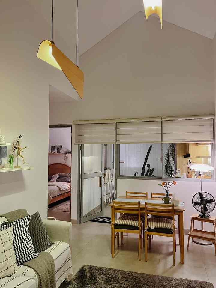 Agak berbeda dengan night vibes pada postingan sebelumnya, kali ini kami akan menampilkan suasana malam pada area living room, bedroom dan juga taman belakang.

Kunci utama dalam menciptakan ambience hangat dan nyaman untuk beristirahat di malam hari adalah penggunaan lampu warm white dalam berbagai bentuk (hanging lamp, standing lamp, downlight, table lamp) dan dengan daya <5 watt agar terkesan redup dan tidak menyilaukan pandangan mata ketika ingin beristirahat.

#nightvibesambience #ambienceideas #rumahcluster #rumahmungil #interiorideas #scandinavian #decorationideas