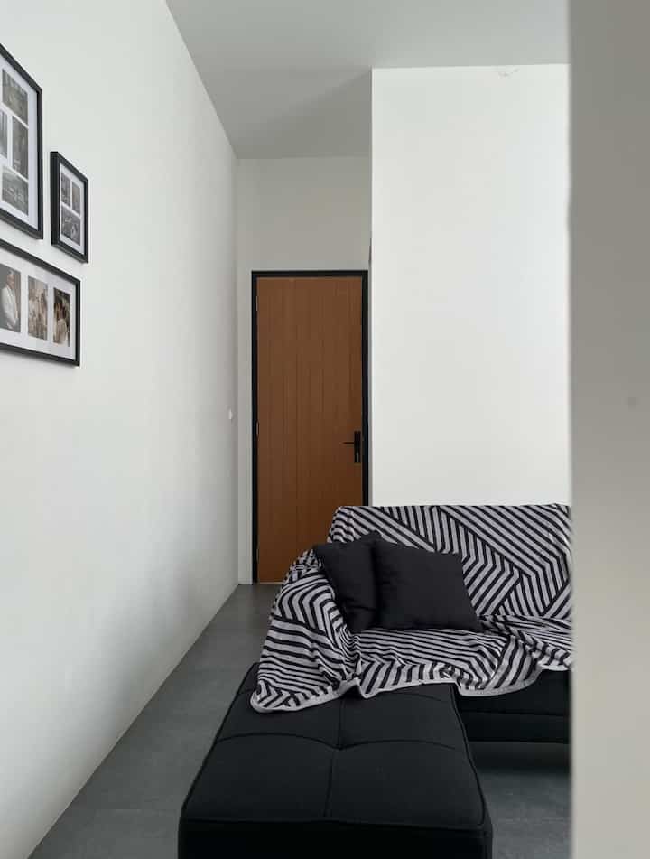 Favorite furniture and best buy at home is this custom sofa! When choosing this sofa, I was quite picky because I really wanted a black sofa that was multifunctional as a sofa bed. So if there are lots of guests staying, it can function as a bed, but if there are no guests staying, it still functions as a sofa✨

#FavoriteObjects #RecommendedFurniture #RecommendedDecorItems #SofaBed #CustomSofa #LivingRoomStyle #BlackSofa