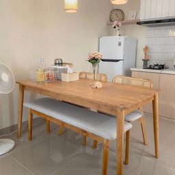 Rumah pertama kami di cluster dengan sentuhan japandi. Banyak pernak pernik yang kami gunakan untuk memaksimalkan tempat yang ada & membuat suasananya korean looks 🫶🏻✨
#diningroom #ruangmakan #dapur #kitchen