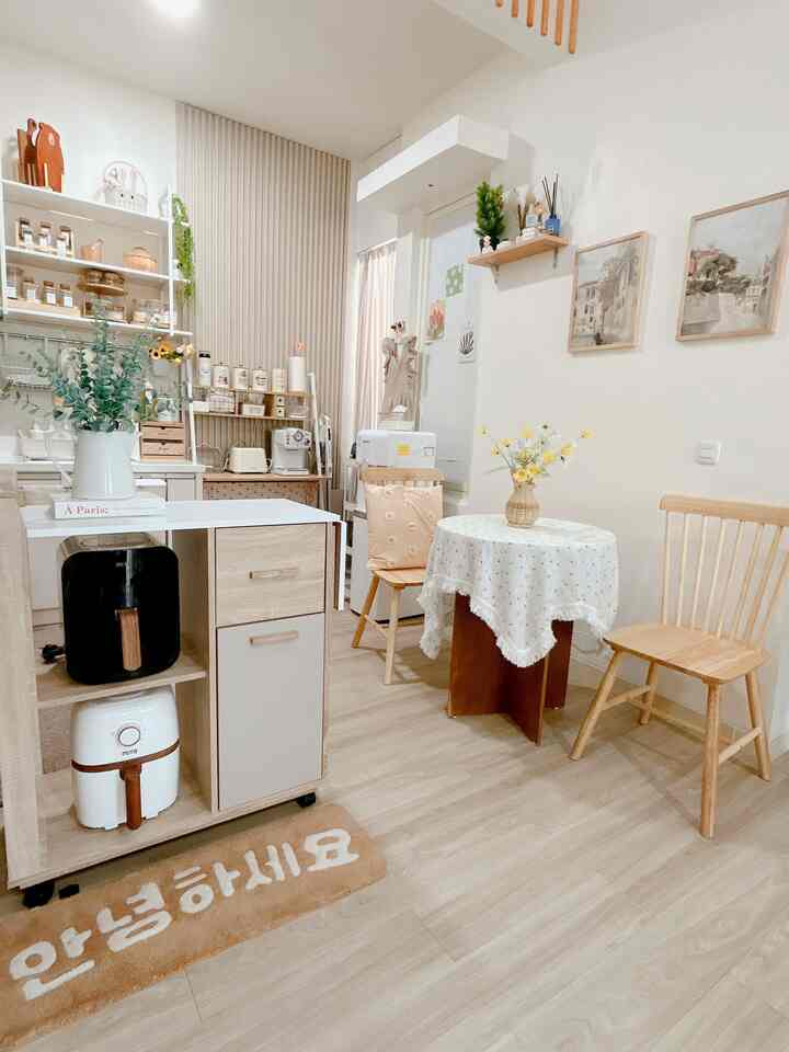 untuk furniture aku gunakan natural wood 
dan menggunakan wallding wood untuk hiasan dinding 
1. #MyDreamKitchen 2. #KitchenIdeas
3. #KitchenInspiration
4. #dapurminimalis
5. #idedekorasidapurminimalis