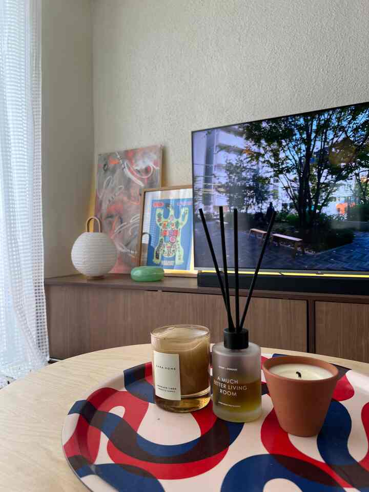 Ruangan yang selalu wangi itu wajib hukumnya dan setiap ruangan harus memiliki wangi khusus yang membuat kita yang tinggal juga semakin nyaman dan memiliki koneksi khusus dengan ruangan tersebut. Reed Diffuser adalah salah satu pilihan yang praktis, tahan lama dan memiliki wangi yang khas. #LivingRoom #BedRoom #RoomFragrance #ReedDiffuser #RoomDecor
