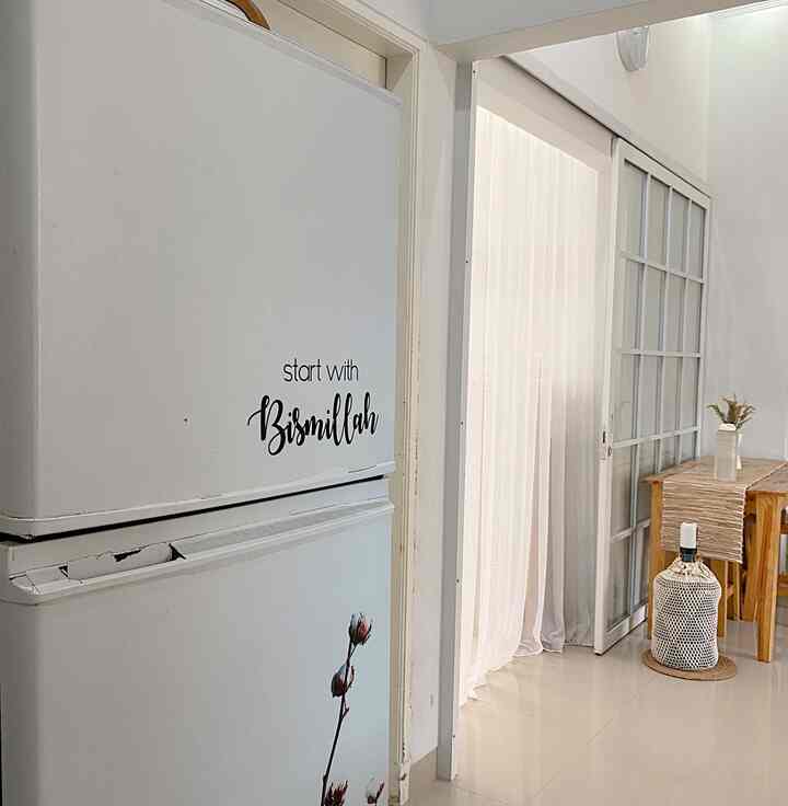Dapur impian cersi aku adalah yg ada bukaan jendela nya, dapur minimalis dan bernuansa putih dan kayu, sesederhana itu ✨

#mydreamkitchen #kitchenideas #kitheninspiration #yositriaa #90m2 #rumahdebeloper #scandinavian #whiteandwood #tinyhouse 