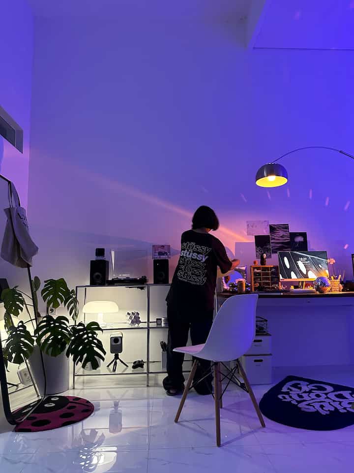 Moment Favorit 
-

Moment ini sering kita dapatkan ketika malam hari karena kita senang mendengarkan piringan hitam jadi suasana kita bikin senyaman mungkin dengan menyalakan lampu yang kita punya


#FavoritMoment
#FavoritRooms
#FavoritDecorItems #homedecor #home #nightvibe #night #goodvibes #angkahouse #minimalism #rumahimpian #72sqm #rumahtumbuh