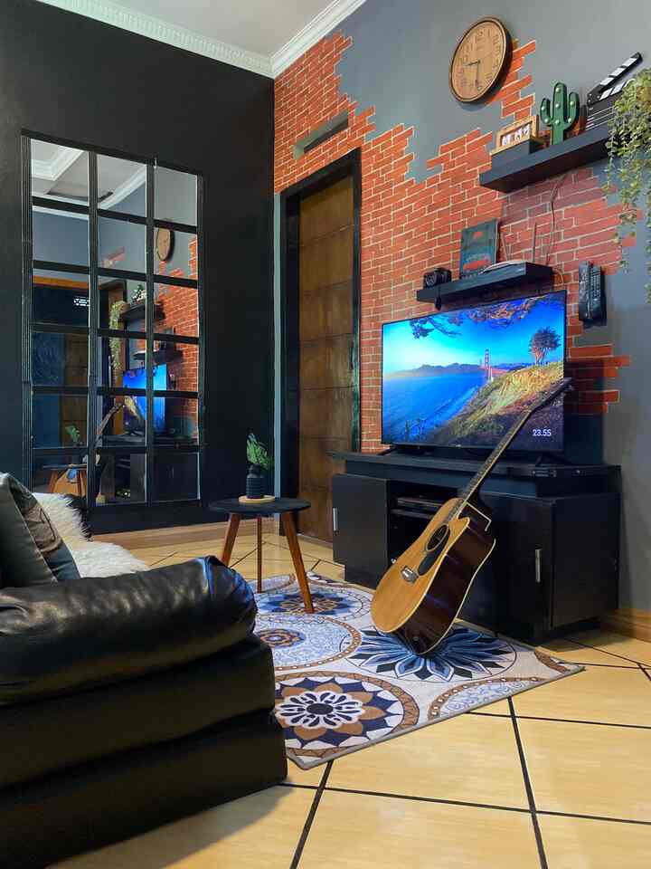 Tempat favorit di rumah, tempat melepas lelah, bertukar cerita adalah ruang tv.. di ruangan ini menjelang petang kita bertukar cerita tentang apa saja kegiatan hari ini. 

#FavoritMoment
#FavoritRooms
#FavoritDecorites
