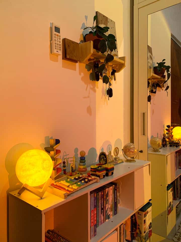 Area Favorit Anak ✨

Ini area paling disukai anak. Karena tempat menyimpan buku dan juga mainannya. Kami memilih rak buku minimalis berwarna putih agar ruangan terkesan tetap lapang. 

#KidsArea
#KidsRoom
#KidsCorner
#KidsRoomIdeas
#PlayCorner
#PlayCornerIdeas
#Minimalist