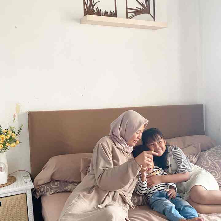Momen favorite 

Momen favorite di rumah bagiku adalah moment bersama anak-anak. Menghabiskan waktu bersama dengan bermain, menonton tv, bercanda bersama di kamar sederhana kami. 

#FavoriteMoment #FavoriteRooms #FavoriteDecorItems #rumahdarabayu #bekasi #kamarsederhana #kamarminimalis 
