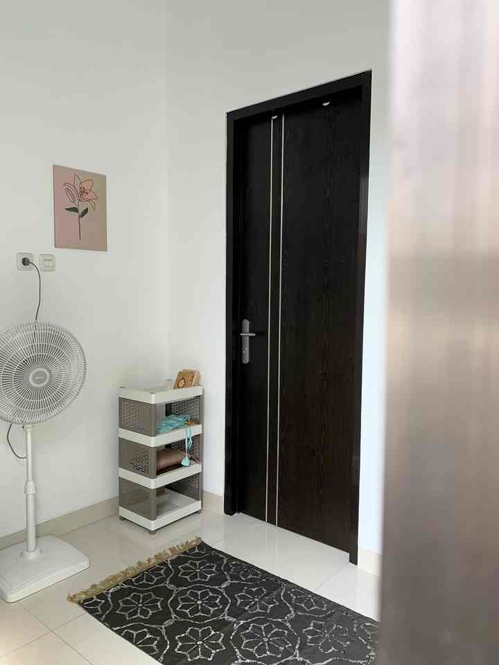 Mushola mungil di rumahku. 
Ada space di lantai dua yang kujadikan tempat aku menunaikan ibadah sholat. Bisa untuk 1 imam dan 1 makmum.

#minimalist #homedecor #homestyling #musholasimpel #idemusholarumah #rumahminimalis