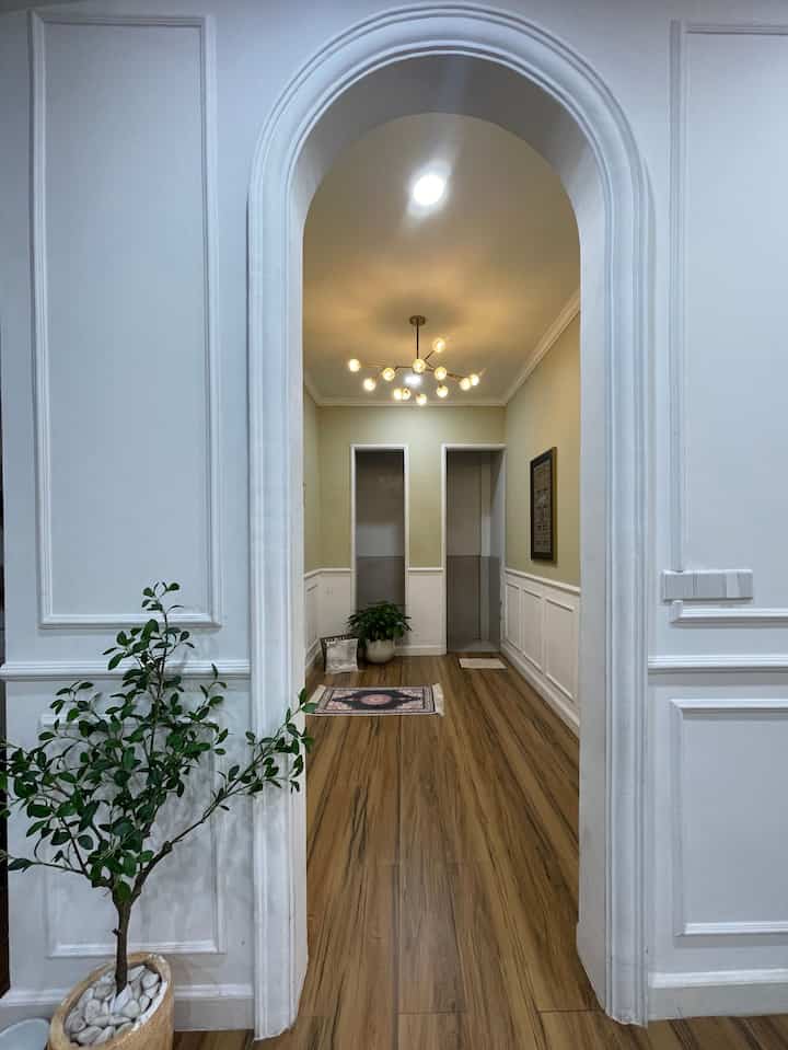 Bismillah
Hi classy neighbors, selamat datang di mushola kami. Tempat dimana kami tidak hanya melaksanalan sholat, tapi juga saling menyatukan hati, nasehat-menasehati, dan membagikan kebahagiaan dan kesedihan yang sudah dilewati. 
 
Dengan luas hanya 3,5 m x 2 m memang terasa tidak terlalu lapang. Kami akali dengan pemilihan warna cat yang meneduhkan namun tetap dengan memberika sentuhan putih. Semoga ini bisa mengispirasi bahwa keberadaan mihrab sangat dibutuhkan dan bisa direalisasikan meskipun dengan segala keterbatasan.

#FavoriteMoment
#FavoriteRooms
#FavoriteDecorItems
#mushola
#musholaklasik