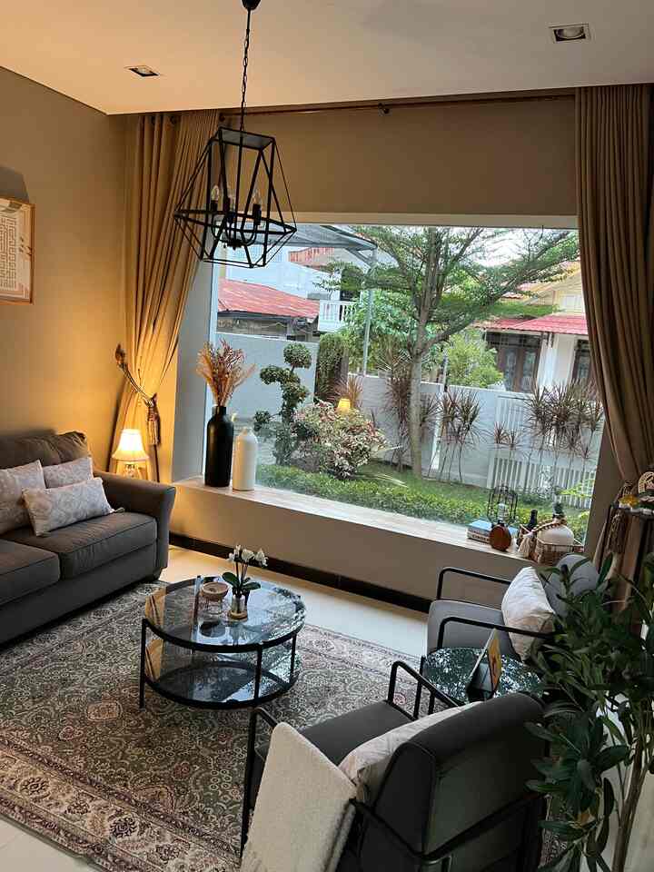 Ini adalah ruangan dimana saya paling banyak menghabiskan waktu, disini adalah tempat favorit saya apalagi saat hujan, betah berlama2 menikmati suasana hujan sambil minum minuman favorit saya

 #FavoriteMoment
#FavoriteRooms
#FavoriteDecorItems
#minimaliskontemporer
#ruangtamu