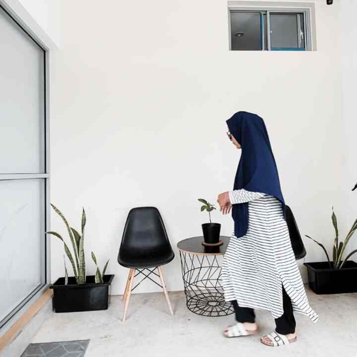 Carpot Rumah Kalla merupakan salah satu tempat favorit kami, karena ditempat ini saya dan suami biasa bercengkrama sambil ngopi santai di pagi hari untuk menikmati udara sejuk pagi Bandung Barat. 


#favoritemoments #favoriterooms #favoritedecoritems #teras #carpot 