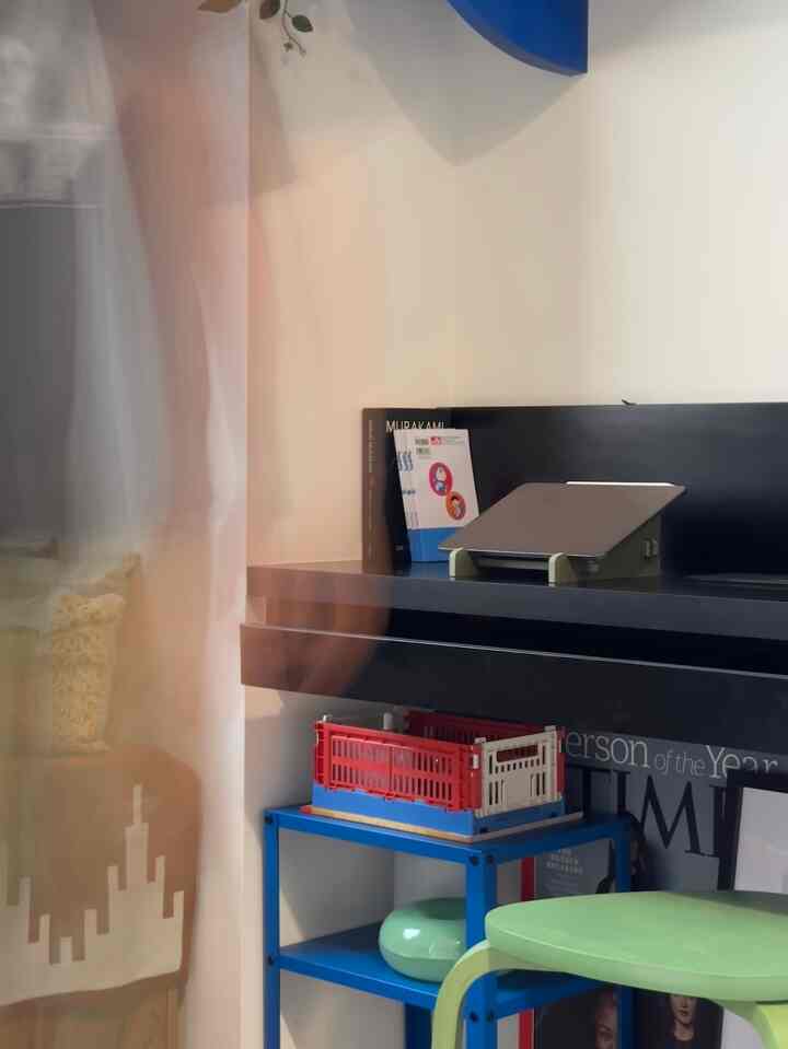 Sudut kesayangan serba guna 🎨

#favoriterooms #favoritemoments #favoritedecoritems #studioapartment #apartemenjakarta