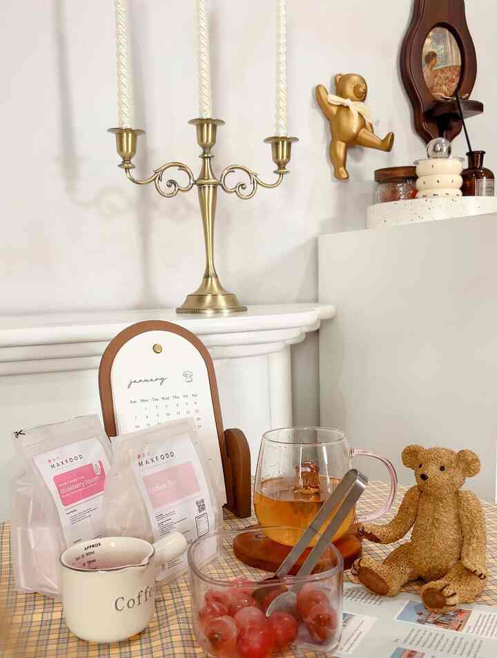 Menikmati teh disore hari menjadi fav dengan dekorasi estetik ala bear vintage menjadi sangat menyenangkan 🧸🫰 #livingroom #homedecor #kitchen #onespace #homesweethome #vintageroom #cuteroom 