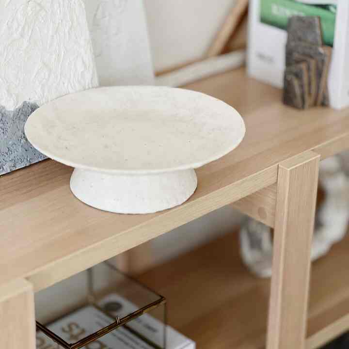 Selamat Pagi Tetangga O House!

Btw aku mau share hasil #diy pertama ku, ini adalah bowl estetik yang aku buat dari piring dan mangkuk IKEA. Caranya mudah,
- tempel mangkuk dan piring IKEA di bagian alas dengan lem kaca atau lem dextone
- tunggu sekitar 1 jam lem mengering
- buat adonan textured dari baking soda dan juga cat akrilik. Lalu tap2 campuran cat tersebut secara menyelurug
- tunggu sampai catnya mengering
- vernish cat tersebut agar hasilnya tahan lama.

Selamat mencoba! Semoga menginspirasi ya :)

#japandi #japandithings #japandidecoration #rumahminimalis #rumahdeveloper #bedroomideas