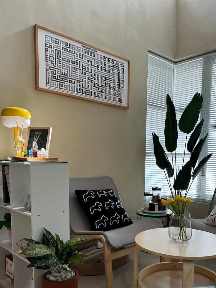 Tempatku tercinta 😍 #makeupliving #livingroom #hommie #homedecor #esthetichomedecor #minimalist #retro