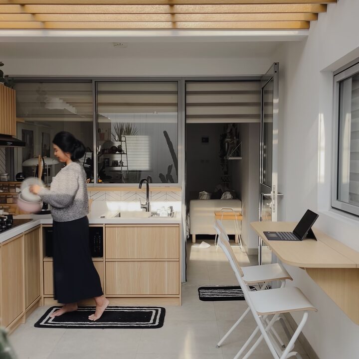 short form carousel card thumbnail