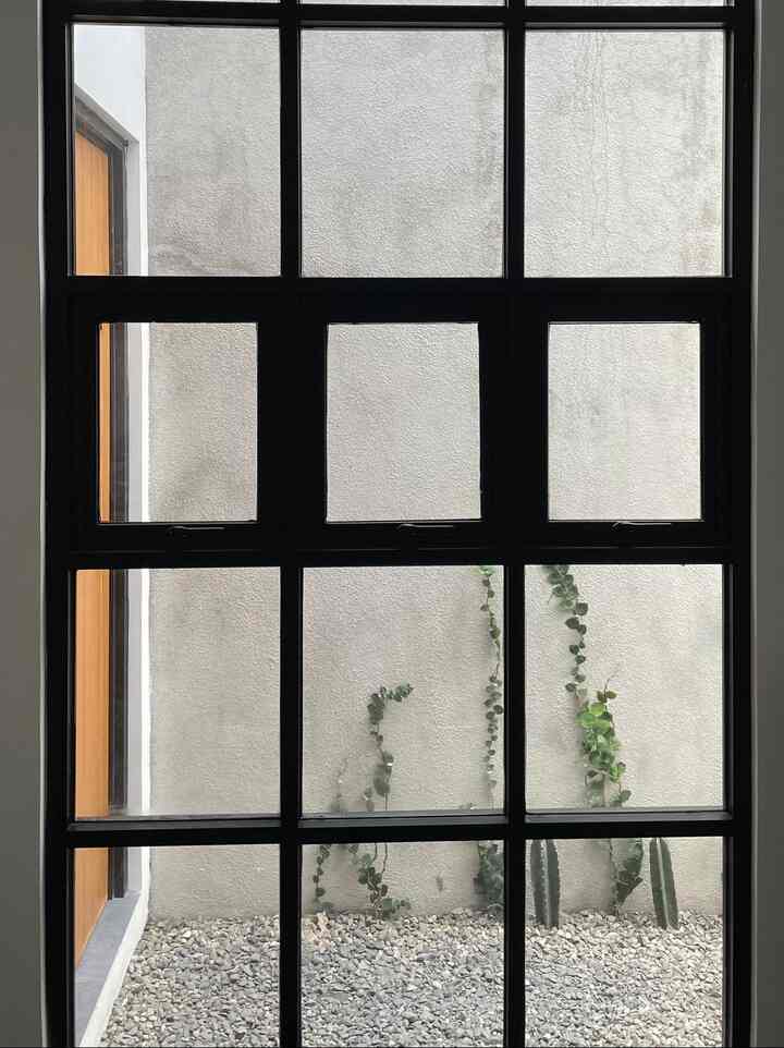 Taman kering mini favorit saya di samping kamar tidur utama kami✨


#GardenDesign #DryGarden #MiniGarden #InspirasiTaman #TamanMinimalis #TamanLowBudget #DesignGarden