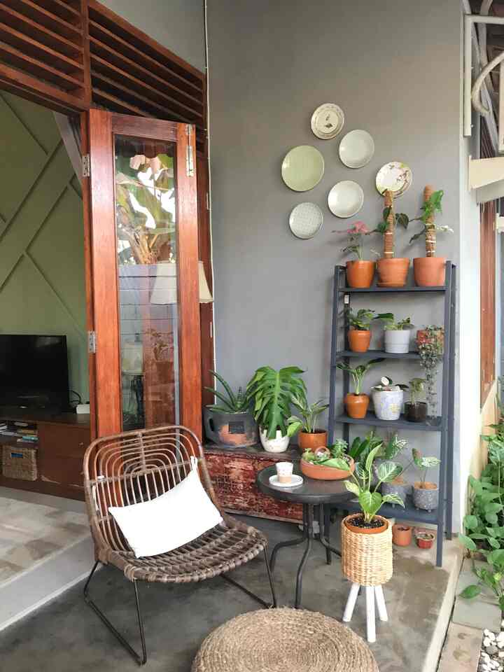 Salah satu spot favorite ku dirumah adalah teras belakang rumah 🍃🏠
-
Disini biasanya aku sempatkan waktu utk me time di pagi hari, ngopi baca buku sambil mengurus anak ijo ku sebelum memulai wfh 🌞
-
#KNSLiving
#Backyardinspiration
#FavoriteMoment
#FavoriteRooms
#FavoriteDecorItems
#HomeGarden
#BackyardInterior