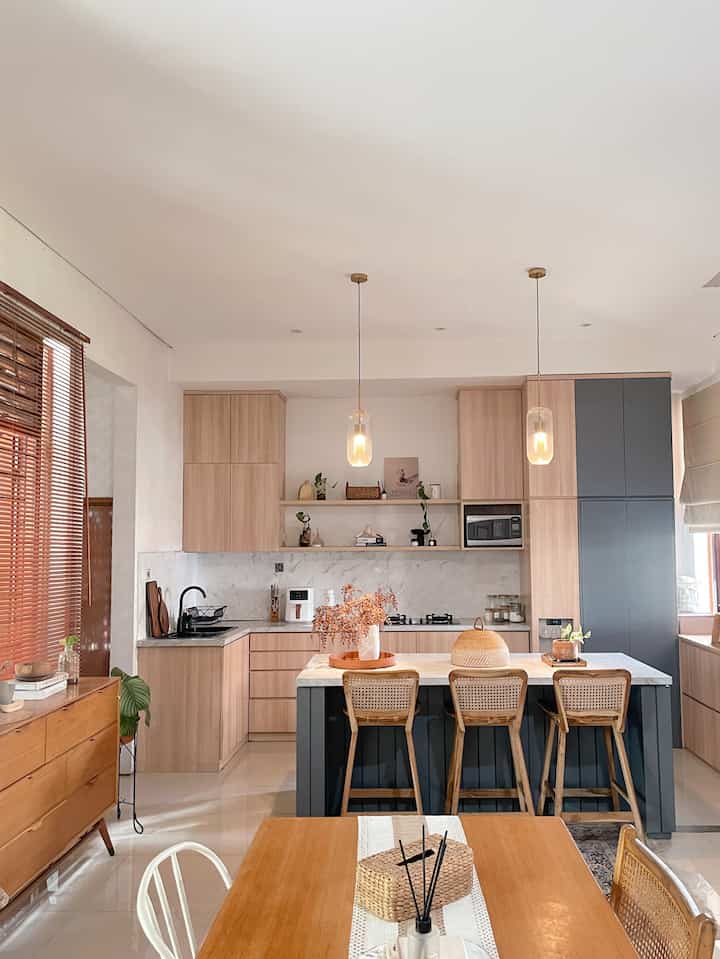 Pemandangan dapur kami dari sudut yang berbeda 🫶🏻
-
#KNSLiving
#Desain Dapur
#Transformasi Dapur
#Interior Dapur
#Gaya Dapur