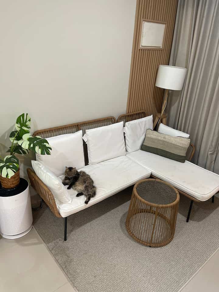 Tempat bersantai favorit Leo dan kami sekeluarga! #japandi #whitenwood #minimalis #rumahcluster #rumahdeveloper #homedecor