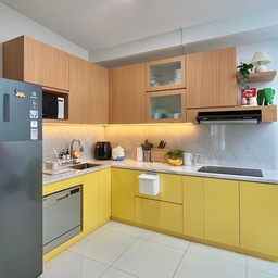 Hello, salam kenal! Pak Riyu dan Bu Riyu di sini 🙋🏻🙋🏻‍♀️
Setelah 2 bulan pindah dan menempati runah ini akhirnya dapur kuning ini debut jadi postingan pertama ☺️
Dapur kuning ini adalah salah satu spot favorit kami di Rumah Riyu.
#kitchenmakeover
#kitchenstyling
#colorfulkitchendesign
#colorfulkitchen
#kitcheninspo
#kitcheninspiration
#kitchendesign