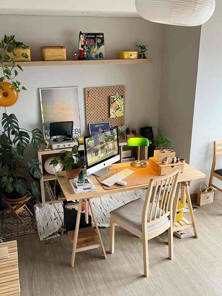 Untuk color palette di 1801living menggunakan warna kayu natural birch & beige tapi kami senang menambahkan warna aksen seperti kuning dan orange. 

Karena 👩🏻 senang mengurus tanaman, jadi ada banyak warna hijau natural juga di 1801living! 🌿✨

 #BringColorsToMyHome #HomeColorPalette #PaletWarnaRumah #1801living