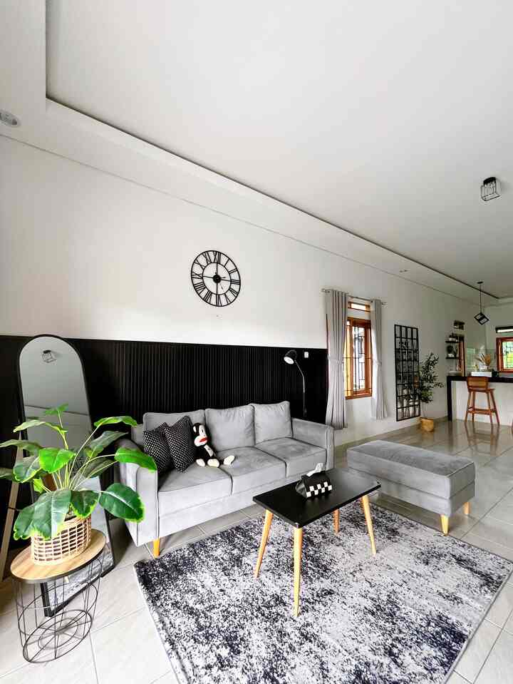 Color Pallete

Palet warna di Bumi Gerrd dominan dengan hitam, putih, dan abu dengan sentuhan kayu. Menurut kami warna warna tersebut mudah di dapatkan dan mudah dipadukan. Warna hitam yang d beri warna putih tidak akan terlihat gelap tapi justru menambah kesan yang elegan versi kami. 

#BumiGerrd #BringColorsToMyHome #HomeColorPalette #PaletWarnaRumah #RumahMinimalist #RumahMonochrome