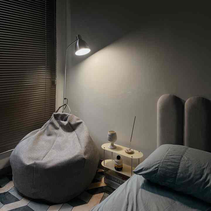 Night Vibes Bedroom 🌙
Tentu saja kita memilih warna lampu yang warm untuk menciptakan ambience yang syahdu di sudut kamar ✨

#HomeLighting #InspirasiLampu #LightingDesign #bedroom #nightvibes #minimalist #jabar #decorlowbudget #rumahmungil #RumahImpian