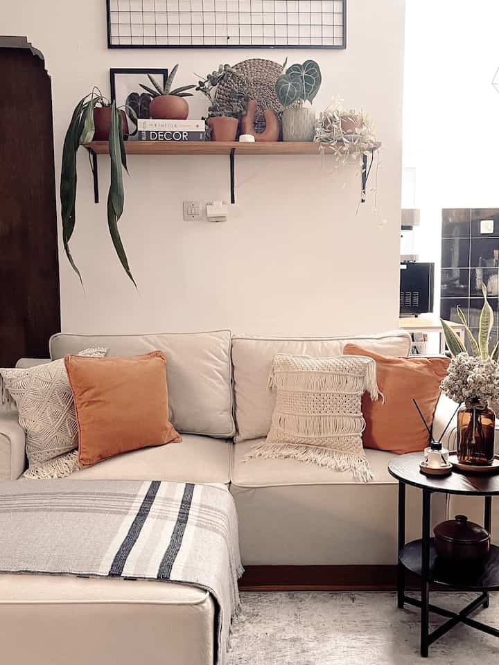 ミニマリストをテーマにしたこのミニリビングルームは、鑑賞室、ディスカッションルーム、リラックスルームとして使用できる多目的室でもあります。サイズはわずか3x4m2で、ダイニングエリアとつながっています。
#リビングルーム #cozylivingroom
