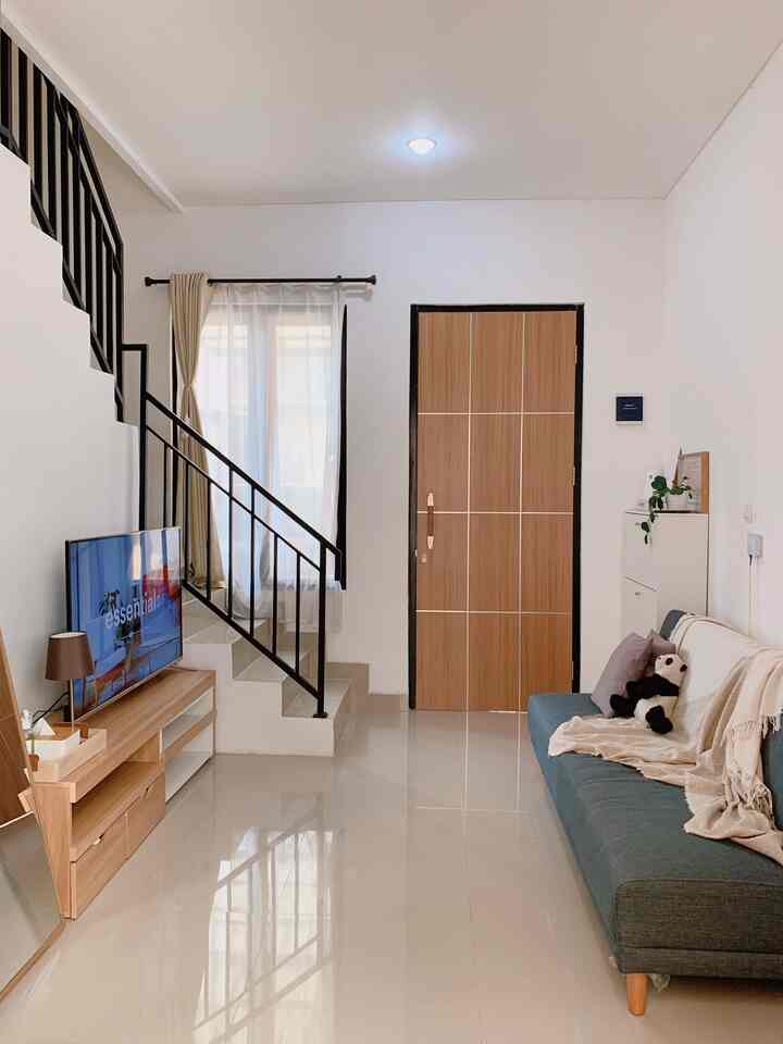 Hola tetangga ohouse ! 💙
Perihal lighting di asrarumah salah satu PR buat kami karena saat ini lighting di asrarumah hanya memakai lampu bohlam pada umumnya 💡
Dan untuk di siang hari lighting dari lampu ini tidak terlalu berpengaruh karena cahaya alami yang masuk lebih terang dibandingkan lampu di asrarumah ☀️
Rencana kami ingin menambah pencahayaan yang lebih warm untuk di malam hari, semoga segera terwujud ya tetangga 💙

#HomeLighting
#InspirasiLampu
#LightingDesign
#RumahMinimalis
#asrarumah
