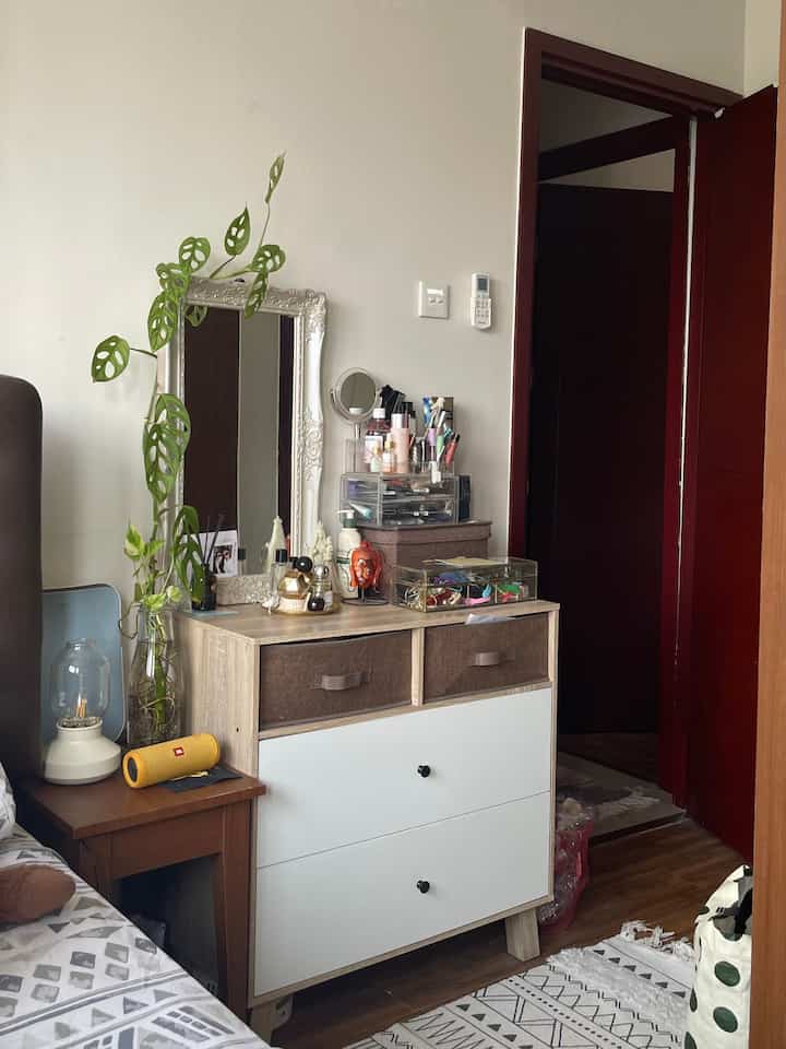 Bagian dari master bedroom, yaitu sudut ruang untuk berias. Lemari serbaguna ini dapat menjadi Meja Rias dipadukan dengan vintage mirror. 
Karena banyak tempat penyimpanan, sehingga barang2 pun dapat tersimpan rapih.


#masterbedroom #mejarias #lemariserbaguna  