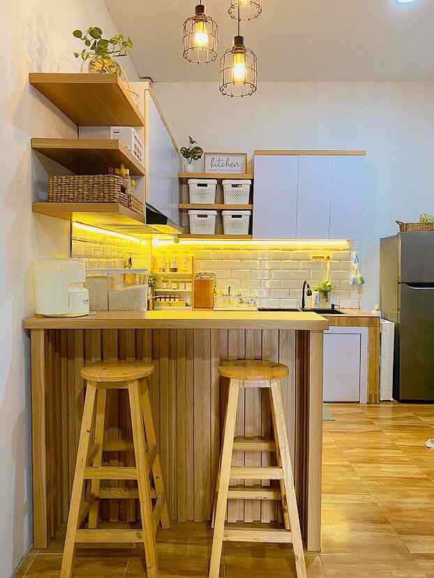 Suasana dapur dimalam hari
#kitchenset
#kitchenarea
#dapurmungil
#woodandwhite
#dapurmodern
#printilandapur
#japandistyle