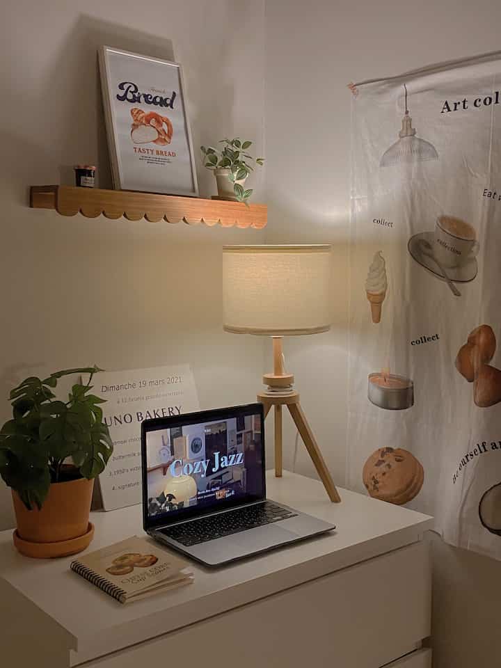 nightmode 🌃🌙

#kamartidur
#whiteandwood
#earthtone
#sudutkamar
#kabinetikea
#lampumeja
#tanamantiruan
