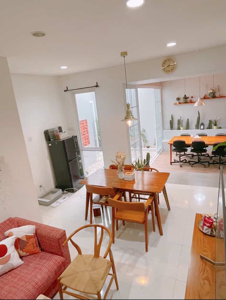 Beberapa pencahayaan di omah rani.. 

#homelighting
#inspirasilampu
#lightingdesign
#warmvibes
#eklektikhouse
#scandinavianhome