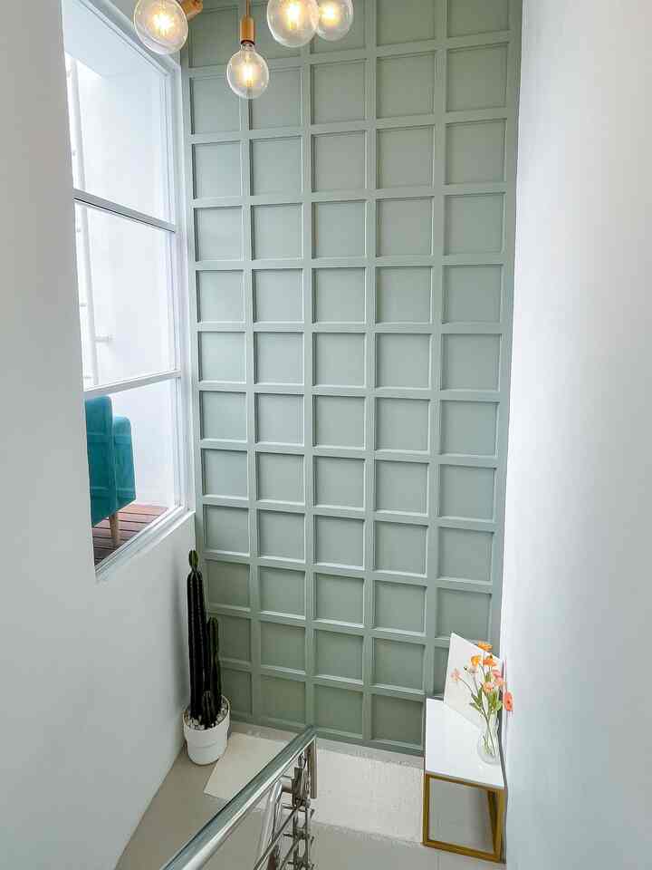 Item Dekorasi Aestetik Budget Friendly di d_houseds

Beberapa Benda memiliki harga yang tidak terlalu mahal tapi sangat cantik untuk dijadikan dekorasi..

1. Bunga imitasi
Perbungaan ini sangat cantik dan bisa merubah vibes ruangan dengan bentuk dan warnanya. Harganya pun cenderung sangat Ramah kantong. Bunga popi imitasi ini persatuannya aku beli dengan harga 6.750 an aja. Satu ikat terdiri dari 4 tangkai ya. Dan untuk dirangkai jadi seperti ini hanya butuh 3 ikat. Ruangan auto cantik kan dengan 20.000-an aja.

2. Keset putih gading polos aestetik ala korea yang cantik ini harganya cm 40rb an dengan ukuran 120x40cm dan aku suka banget kesan hangat dan nyamannya. 

3. Canvas basic yang dikreasikan sendiri. Dari harga 12.000 aja ditambah bahan-bahan lain bisa jadi cantik. Yang jelas ga semahal kalau beli jadi.

Gimana, murce kan? 

#BudgetFriendlyDecor 
#AestheticAffordable 
#SpillDecorLowBudget
#cimahi 
#bandung
#rumahcluster