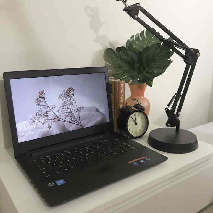 My favorite spot, a place for healing and metime as a housewife with 3 children, hihi, when you're here, you really feel like you're recharging your energy, doing work, watching studies, or just having a relaxing coffee while taking a deep breath😅

Allahumma be good..
#BTNOAS6 #officetable #myspace