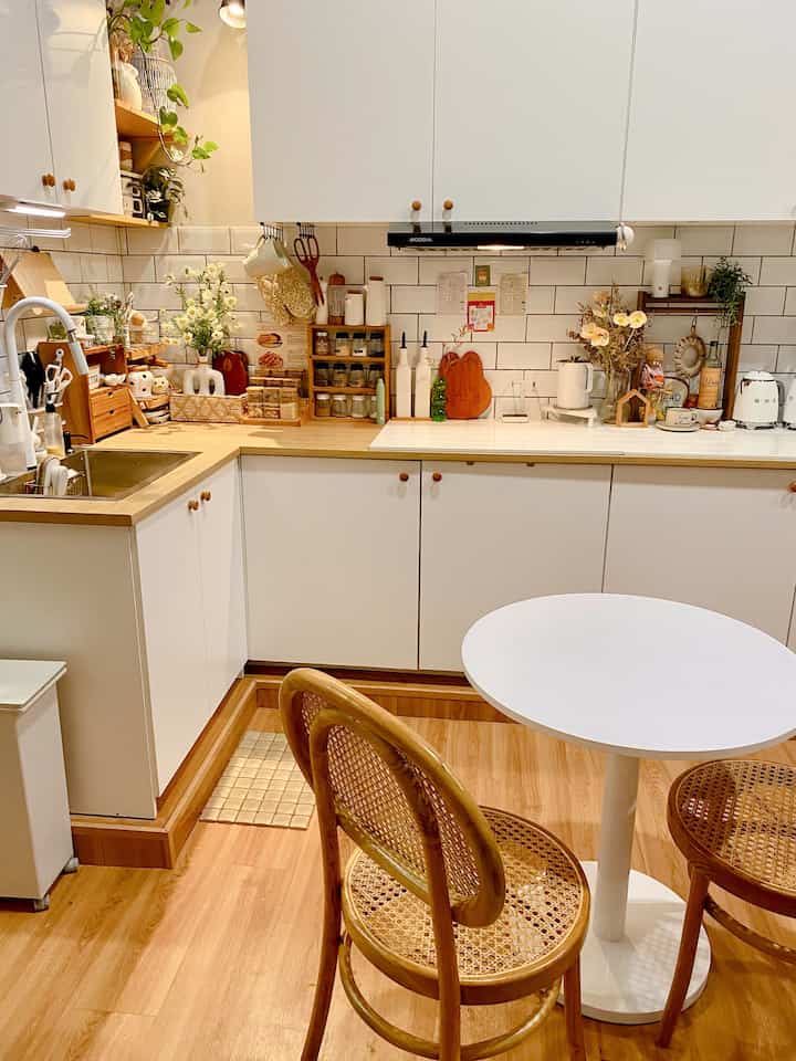 Dapur idaman yang alhamdulilah budget friendly dan awet dari 2019 belum ada masalah. Yes ini kitchen set ikea seri knoxhult yang ukurannya udah fix jadi musti kita yg pilih2 sesuai lahan dirumah.

#DapurCantik #MyDreamKitchen #InspirasiDapur
#kylehome #kitchensetikea #kitchenset #knoxhultikea