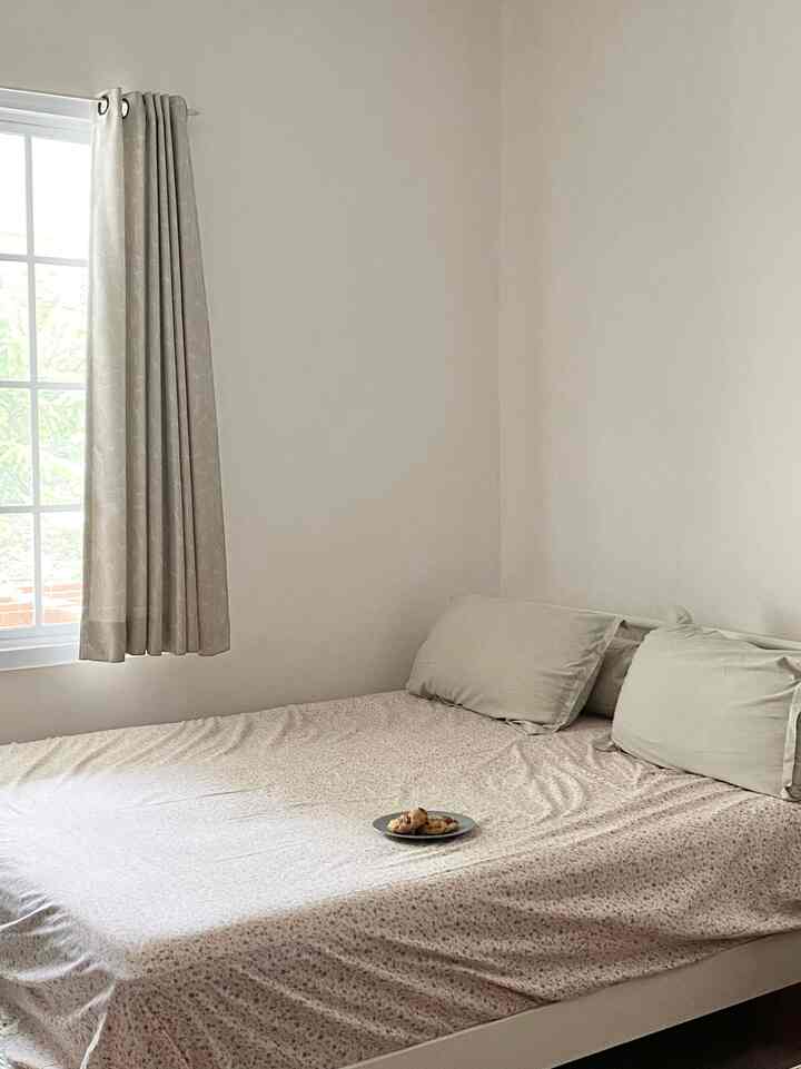 space to create a good dream, I decided to make a room with a vintage theme with a touch of wood. Rest. working, snacking, i do everything in my bedroom :) good stories were made here #kamartidurcantik #mydreambedroom #inspirasikamartidur