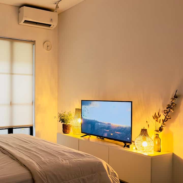 • BUDGET FRIENDLY DECORATION •
Siapa yang bilang bikin rumah dekoratif dan terkesan estetik itu mahal ? Ga kok 😊
Kali ini aku mau berbagi referensi beberapa item dekorasi yang budget friendly, yang pastinya bakal bikin ruangan di rumahmu tampak lebih estetik. Semoga bermanfaat ya 😁
#BudgetFriendlyDecor #AestheticAffordable #SpillDecorLowBudget #aestheticdecoration #aestheticroom #lowbudgetdecoration #scandinavianhouse