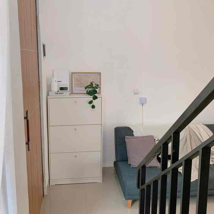 Holla tetangga ohouse 💙
Kali ini aku mau spill beberapa item yang ga cuma aesthetic dan bisa dijadiin dekorasi tapi juga memiliki fungsi bermanfaat dan tentunya…budget friendly 💰😍
1. Kaligrafi ayat kursi Rp64.0000
2. Wall decor home Rp20.000
3. Fejka Ikea Rp50.000
4. Hijang Gride Wire Rp18.000 + hook Rp.2300/pcs
5. Rel dinding tempel Rp40.000
6. Wall board tempel Rp45.000

 #BudgetFriendlyDecor
#AstheticAffordable
#SpillDecorLowBudget
#asrarumah