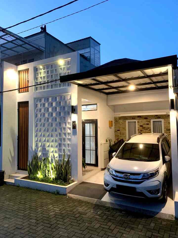 Cerita Rumah ✨

Memilih rumah di salah satu cluster kota depok karena aksesnya yang mudah. Fasad rumah ini sudah berubah setelah 4 tahun kami menempati rumah ini. Selain itu ada ruangan yang kami makeover agar terlihat lebih cantik dab fungsional. Kami renovasi fasad agar lebih fungsional dan sesuai dengan kebutuhan. Kami renov besar di area fasad dengan jasa arsitek dan kontraktor. Rumah idaman yang ideal menurutku yaitu rumah yang selalu memberikan kenyamanan dan setiap sudutnya selalu bisa memudahkan setiap anggota keluarga. 

#MyHomeStory
#MyHomeJourney
#CeritaRumahku
#minimalist
#rumahcluster
#depok
#65m2